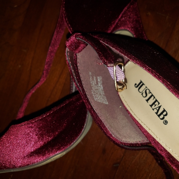 Wanda pumps in Burgundy - Picture 5 of 8